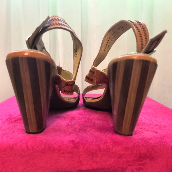 John Fluevog "Parker" t-strap leather sandal size 7 us, GUC - Picture 2 of 7